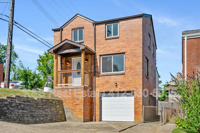 Photo - 1344 Fallowfield Ave House