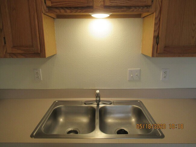 Foto del edificio - Two Bedroom Duplex in South Salem