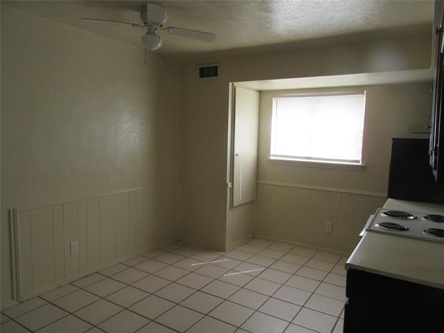 Building Photo - 730 E Cherry St