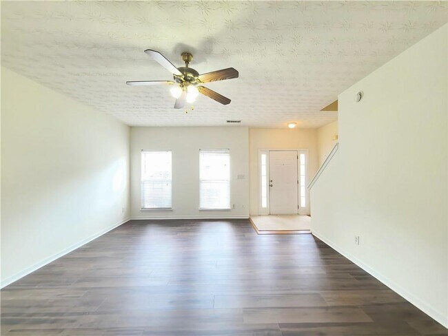 Foto del edificio - 619 Kenridge Way