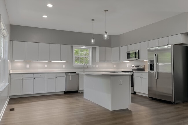 Newly renovated kitchen - 3815 Catesby Oak Ct