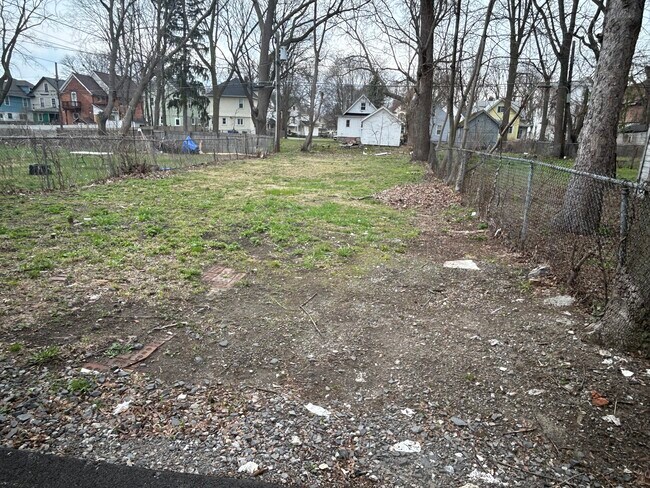 Building Photo - 1239 Plymouth Ave S