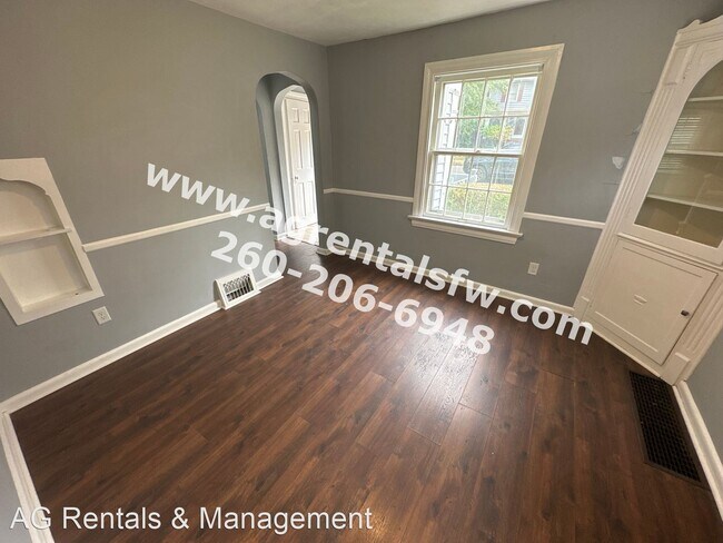 Foto del edificio - 3 br, 1 bath House - 320 W Oakdale Dr