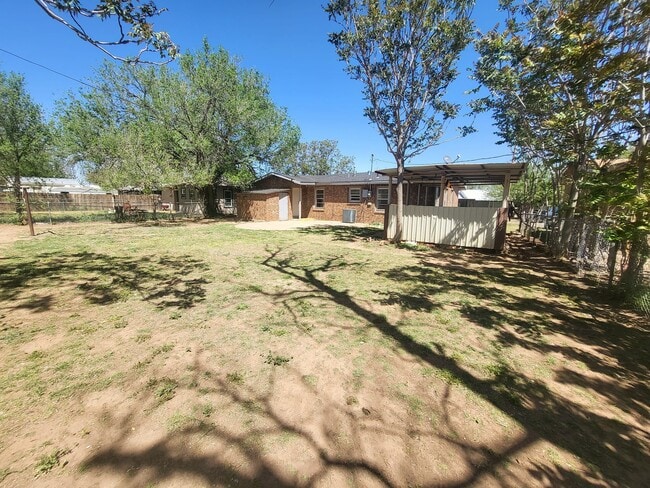 Building Photo - 3789 Sunset Ave