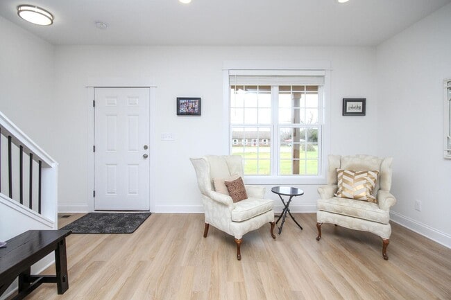 Foto del edificio - Luxury Three Bedroom Townhouse in Lincolnton