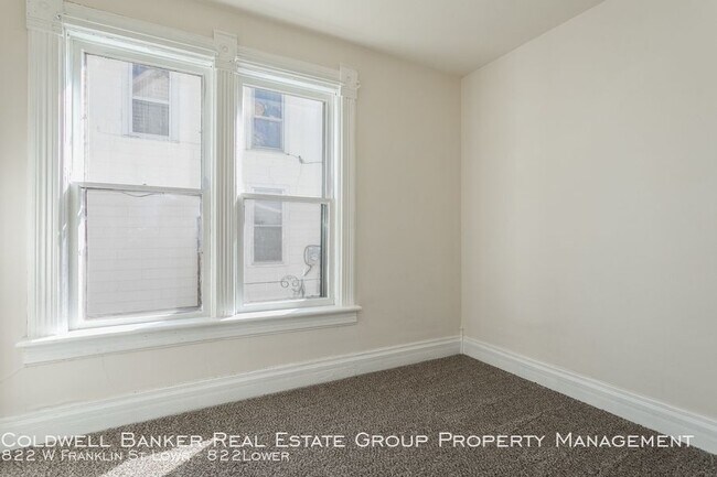 Building Photo - 822 W Franklin St Lowr