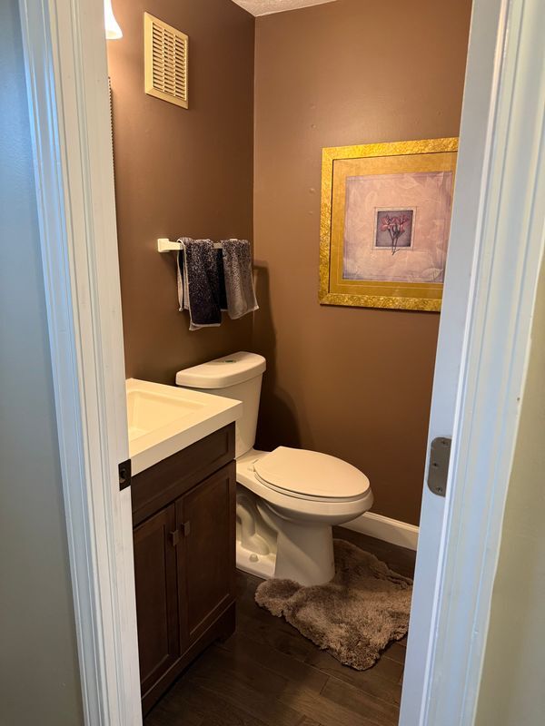 Foto del edificio - 443 Lockhaven Ct