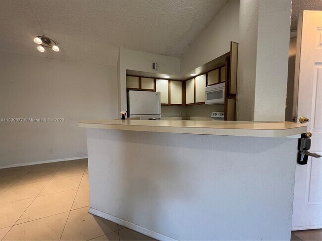 Building Photo - 3450 Pinewalk Dr N