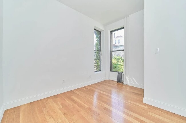 Building Photo - 400 Central Prk W