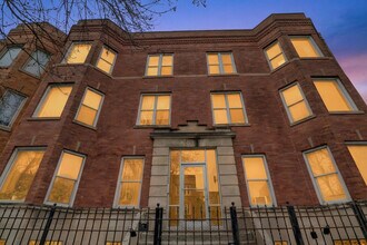 Building Photo - 4622 S Calumet Ave