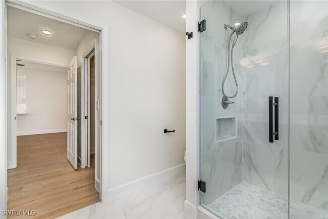 Building Photo - 76 4th St