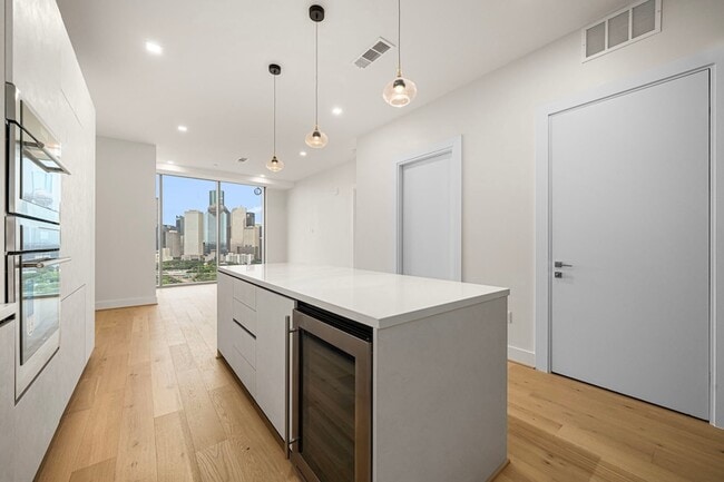 Building Photo - 1711 Allen Pkwy