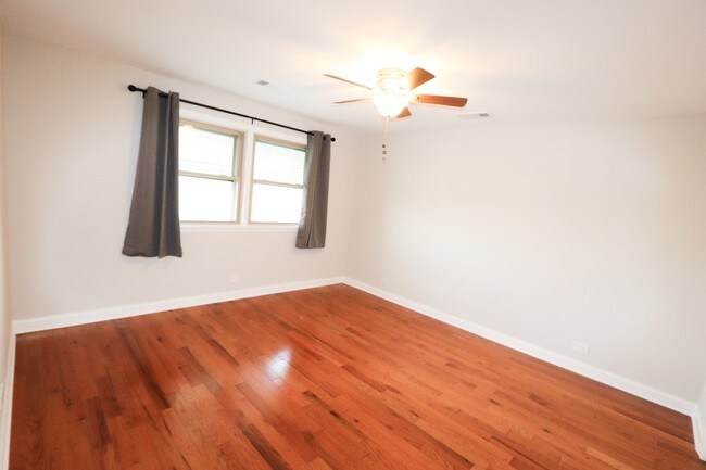 Foto del edificio - 4943 W 63rd St