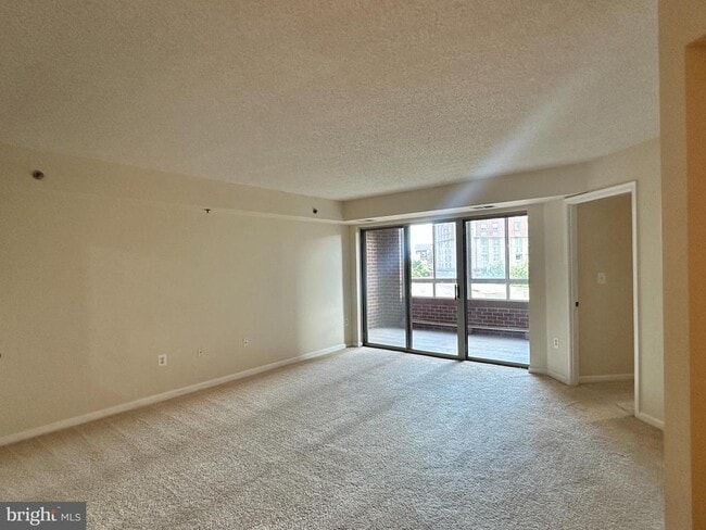 Building Photo - 2181 Jamieson Ave