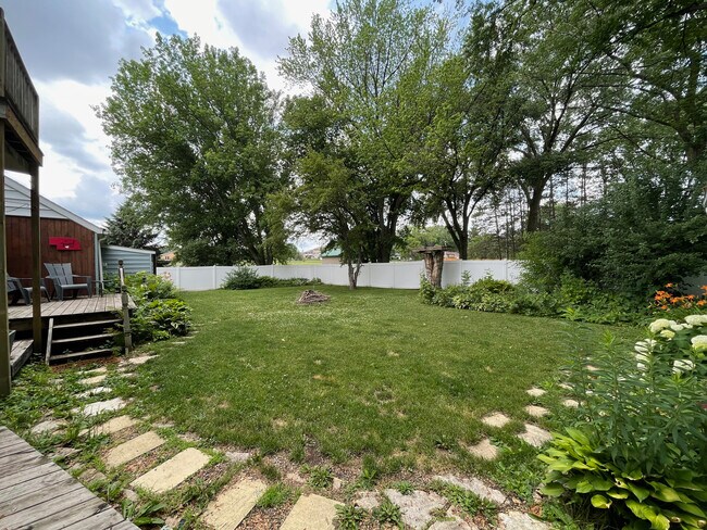 Foto del edificio - 3025 18th Ave NW