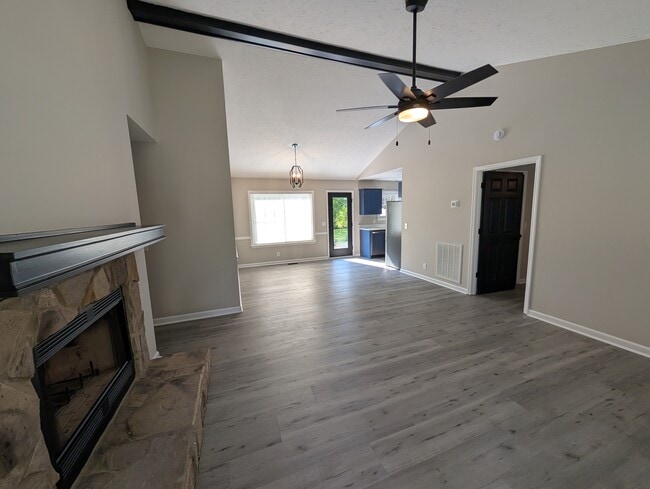 Building Photo - 4920 Peppertree Dr