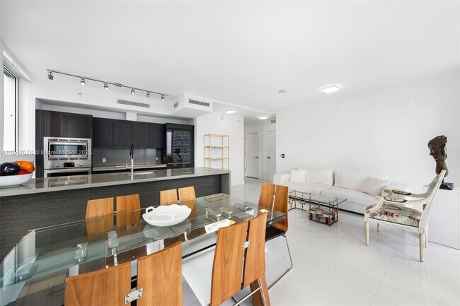 Building Photo - 1080 Brickell Ave