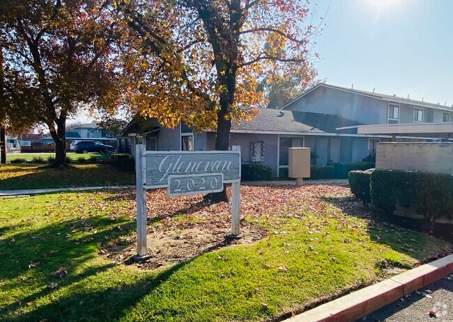 Building Photo - 2020 Evans Rd