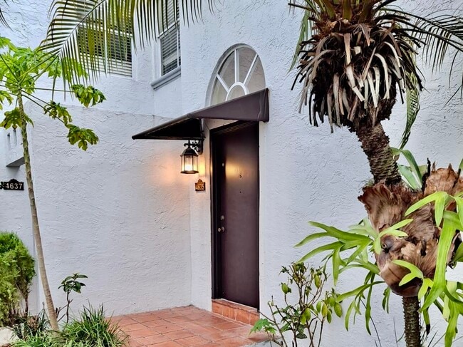 Foto del edificio - 4635 NW 97th Pl