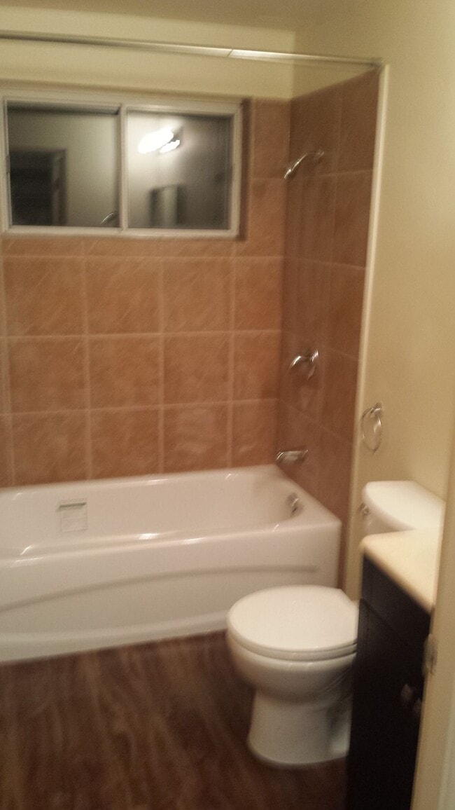 Building Photo - 0 Bed 0 Bath Unit in Calgary, AB