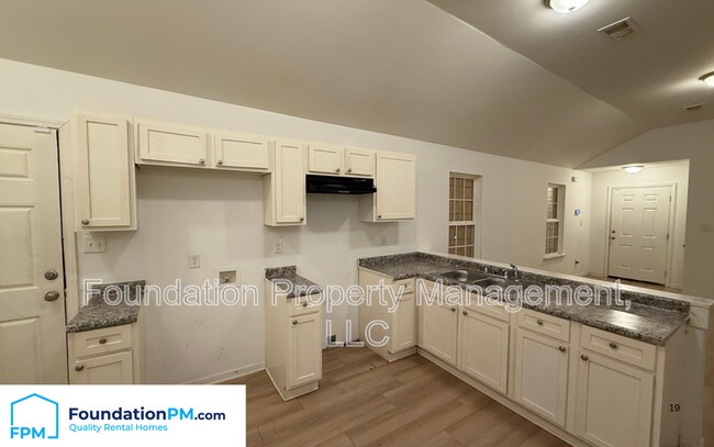 Foto del edificio - 5 E Byfield Dr