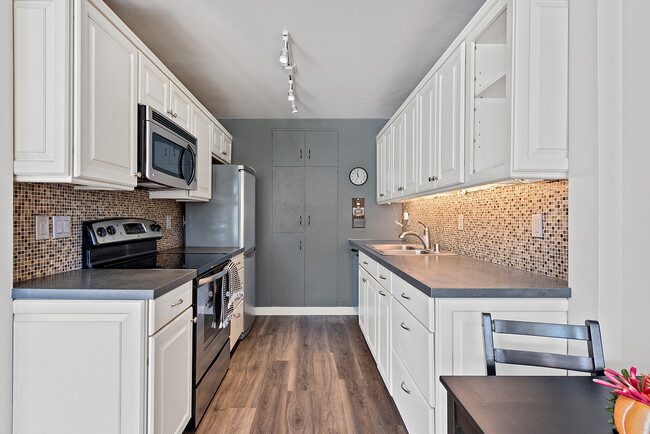Building Photo - 954 Lea Dr