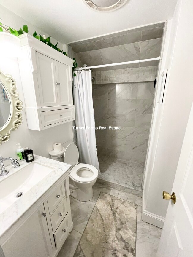 Building Photo - 16 Cedar Lane Way