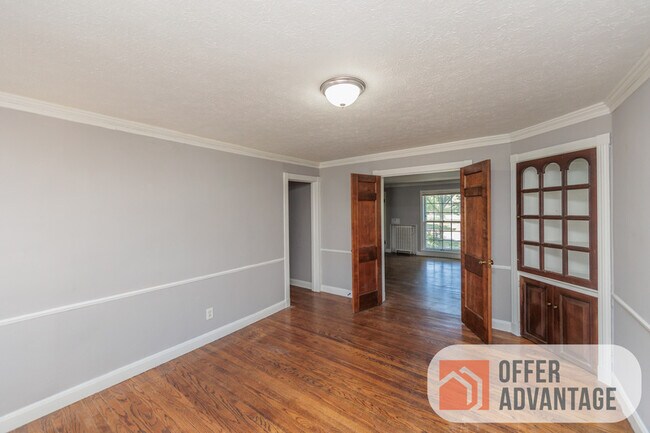 Foto del edificio - 3449 Glencairn Rd