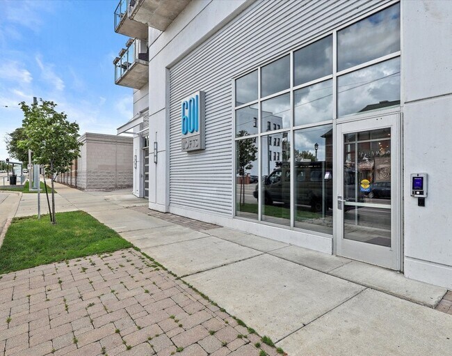 Building Photo - 601 E Ogden Ave