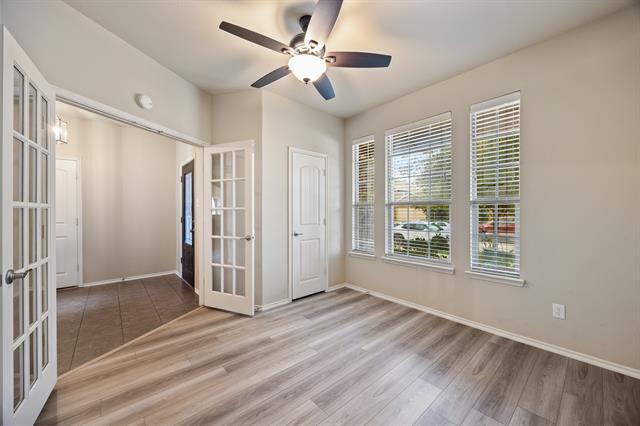 Foto del edificio - 2028 Carriage Rd