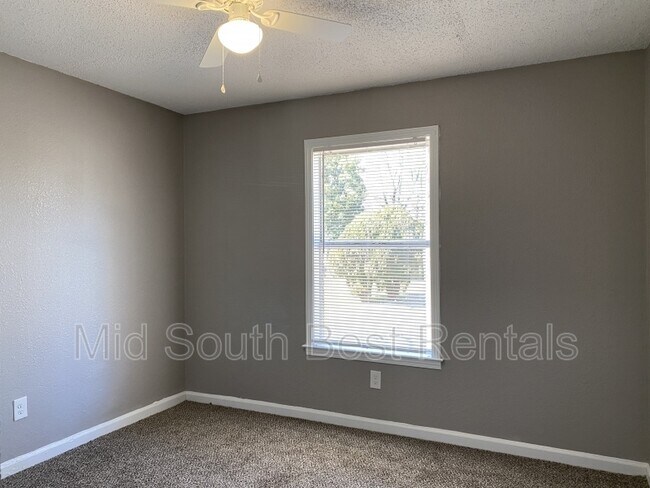 Building Photo - 3057 Greenbranch Dr