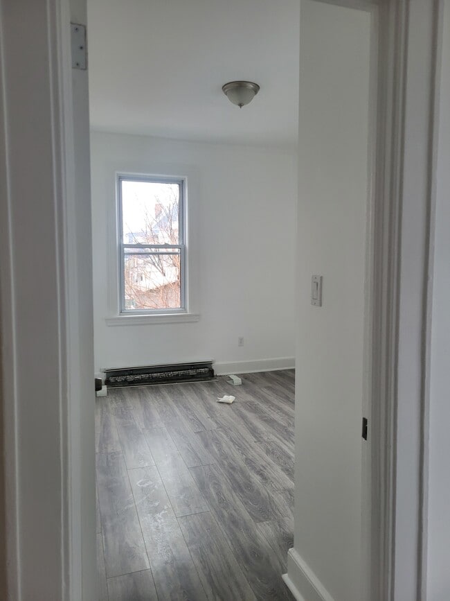 Building Photo - 11110 14th Ave