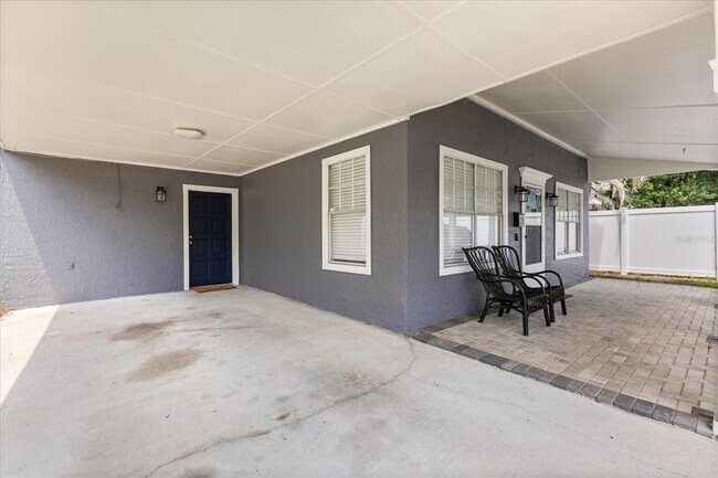 Foto del edificio - 742 N Westmoreland Dr