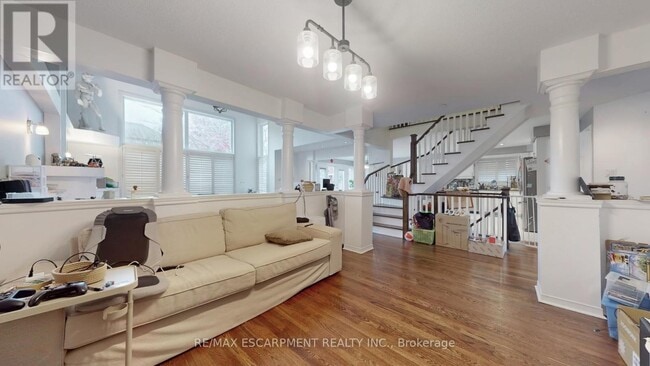 Photo du bâtiment - 219 Kitty Murray Ln