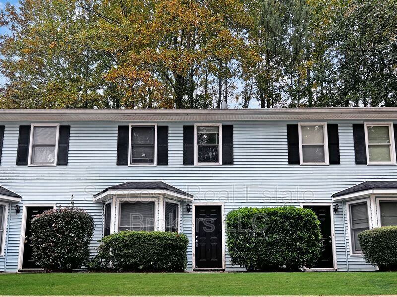 Primary Photo - 1570 Oakpointe Drive
