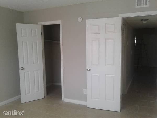 Building Photo - 1 br, 1 bath Apartment - 464 Brentwood Drive