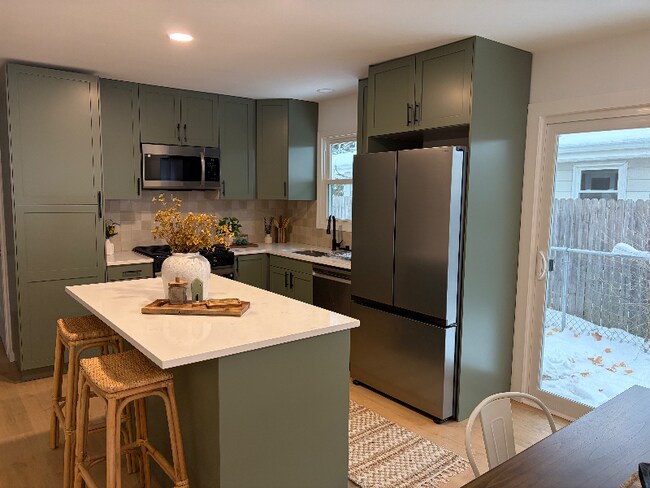 Foto del edificio - 1524 Pewaukee Rd