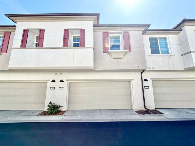 Foto del edificio - 3 Bedroom 2.5 Bathroom Menifee Condo for LEASE with Solar INCLUDED!