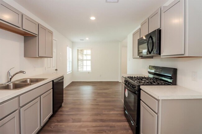 Foto del edificio - 17580 Rosewood Manor Ln