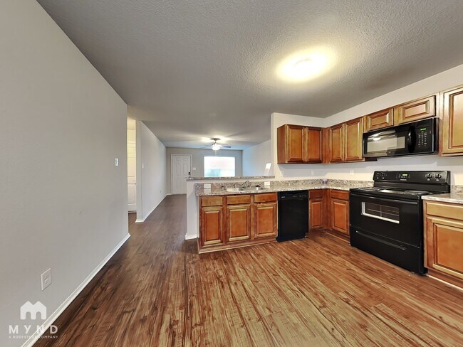 Foto del edificio - 940 Pinehurst Loop