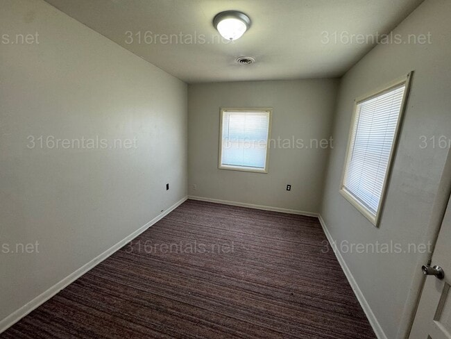 Building Photo - 1101 Hoch