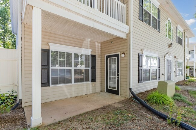 Building Photo - 2BR Condo in Cornelius