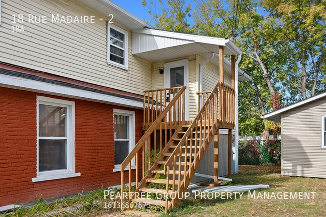 Building Photo - Magnificent Madaire-Upper Level Studio for...