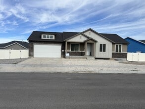 Building Photo - 304 Destiny Wy