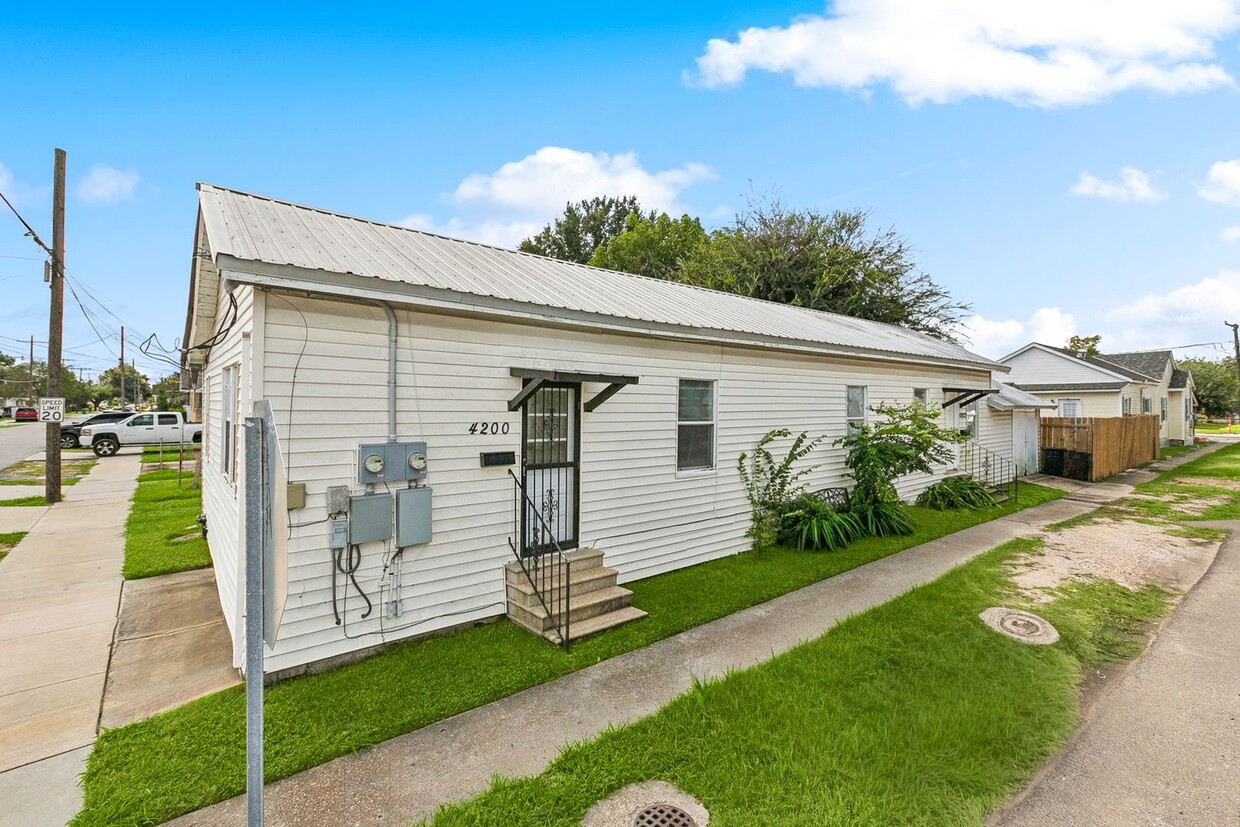 4200-4202 5th St - 4200-4202 5th St