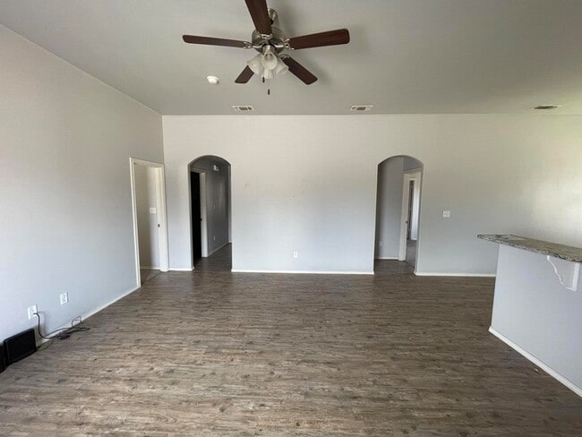 Foto del edificio - 1012 Donald Preston Dr