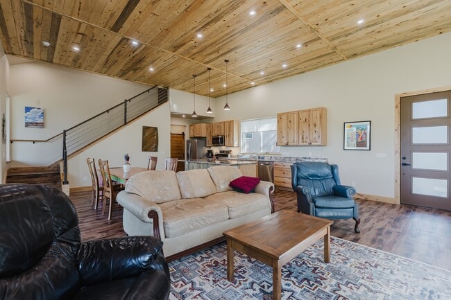 Foto del edificio - 642 Twincreek Cir