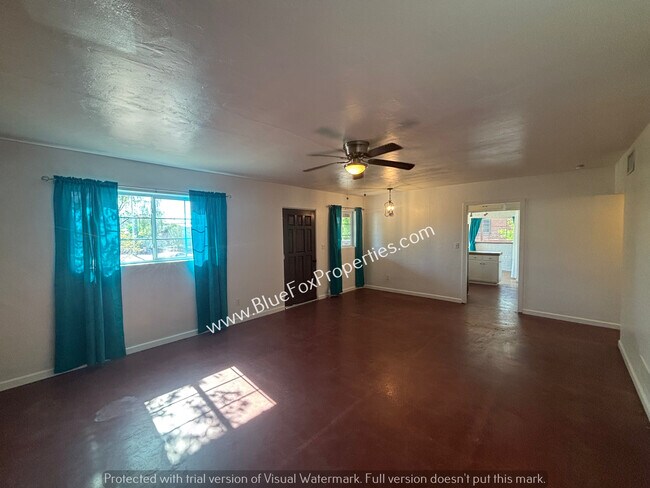 Foto del edificio - 2627 N Euclid Ave
