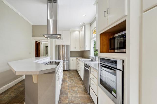 Foto del edificio - 3 bedroom in Seattle WA 98122