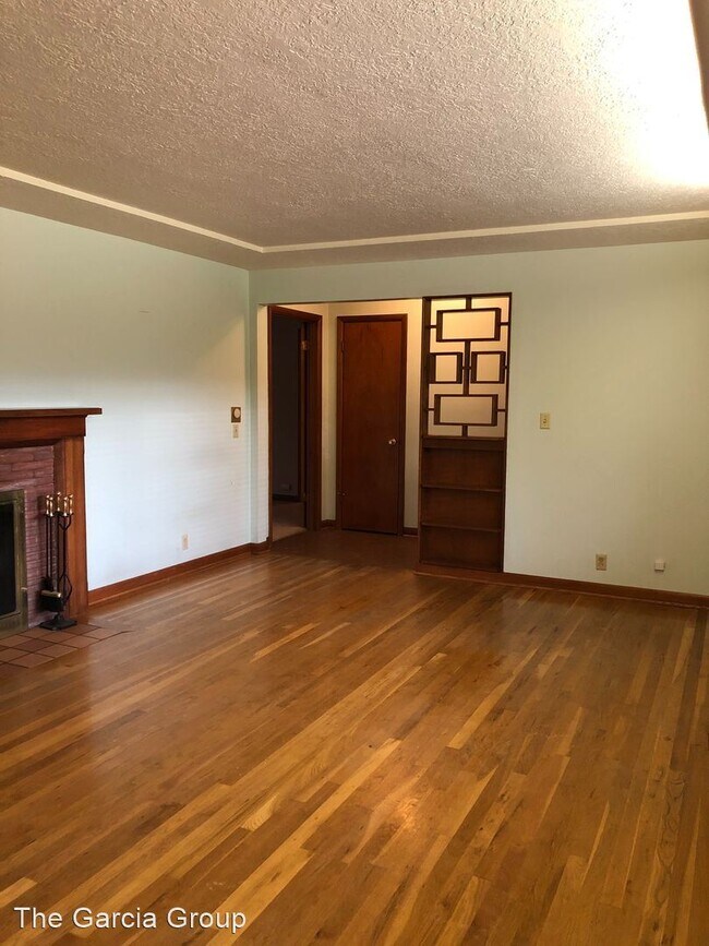 Building Photo - 3 br, 2.5 bath House - 10165 SW Crestwood Dr.